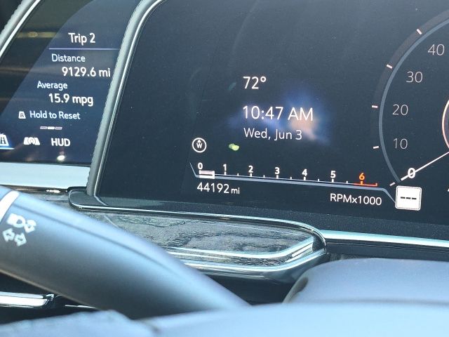 2021 Cadillac Escalade Premium Luxury:45327B1