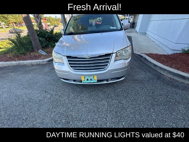 Bright Silver Metallic Clearcoat 2010 Chrysler Town & Country Minivan Front-Wheel Drive 6-Speed Automatic