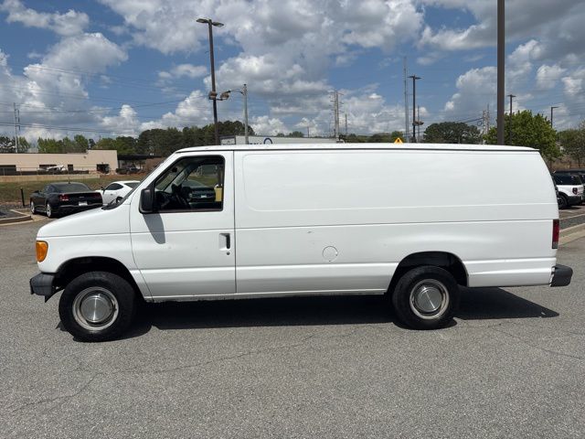 Used 2005 White Ford Commercial image 5