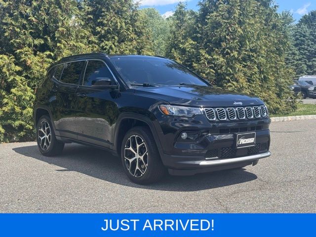 Diamond Black Crystal Pearlcoat 2024 Jeep Compass Limited 4WD SUV / Crossover Four-Wheel Drive 8-Speed Automatic