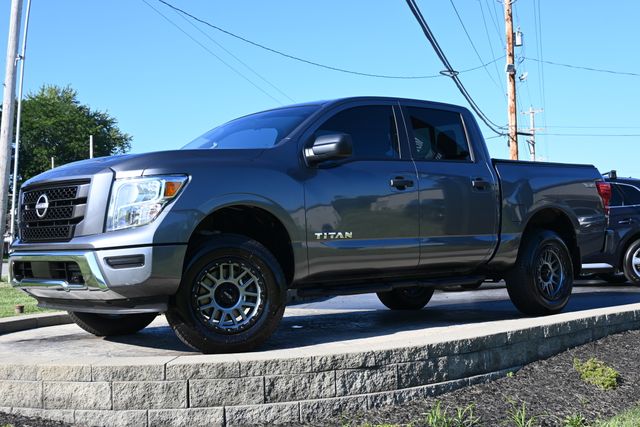 2024 Nissan Titan SV Crew Cab 4WD