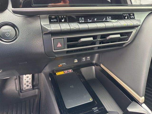 2025 Toyota Camry XSE - Photo 25