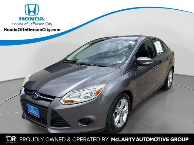 Sterling Gray Metallic 2014 Ford Focus SE Sedan Front-Wheel Drive 6-Speed Automatic