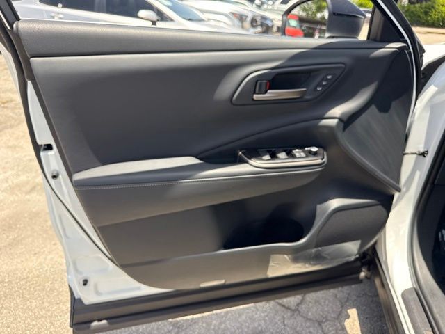 2025 Toyota Crown Signia XLE - Photo 34