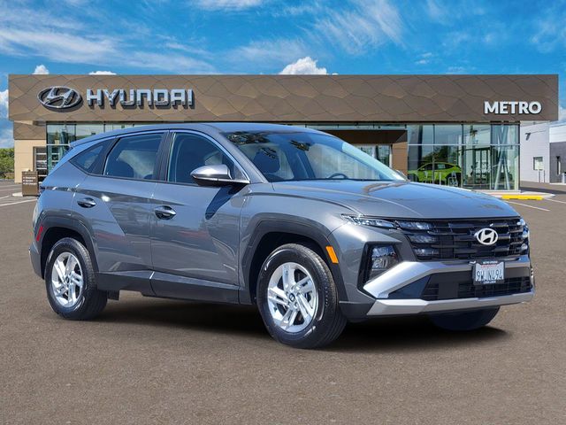 Gray 2026 Hyundai Tucson SE FWD SUV / Crossover Front-Wheel Drive 8-Speed Automatic