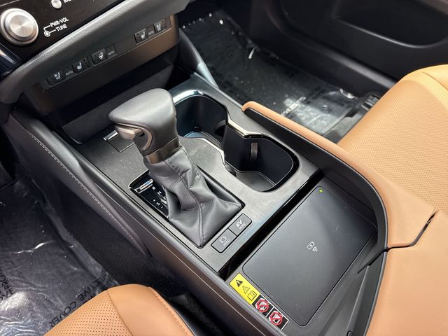 2025 Lexus ES - $46,998