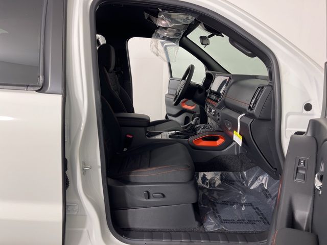 2025 Glacier White Nissan Frontier PRO-X RWD Truck