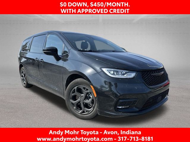 Brilliant Black Crystal Pearlcoat 2024 Chrysler Pacifica Hybrid Minivan Front-Wheel Drive Continuously Variable Transmission