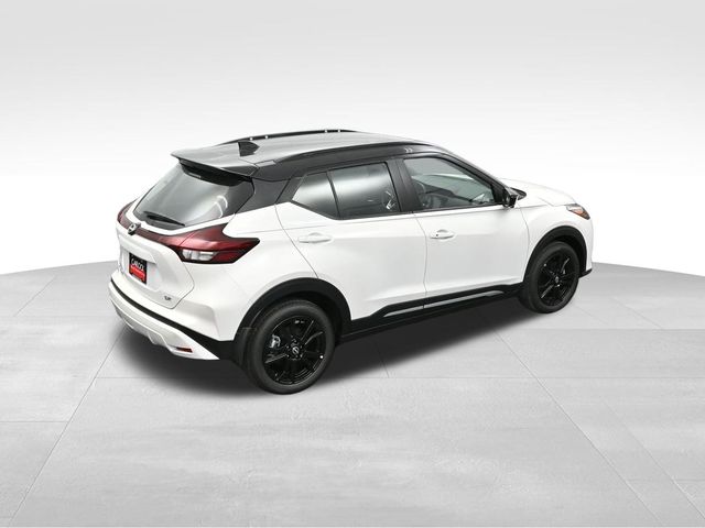 2024 Nissan Kicks SR 23