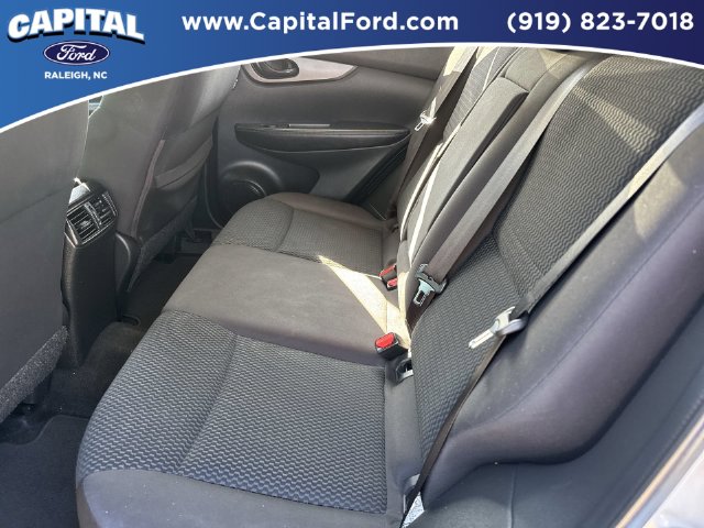Used 2019 Silver Nissan S image 18