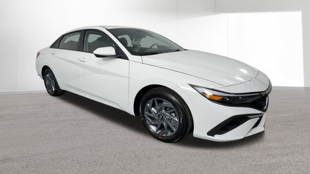Used 2025 Hyundai Elantra Hybrid For Sale in Indianapolis, IN