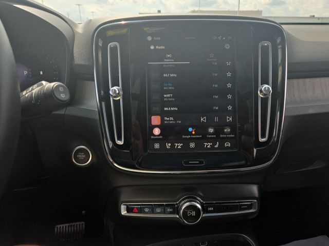 Used 2026 Volvo XC40 SUV