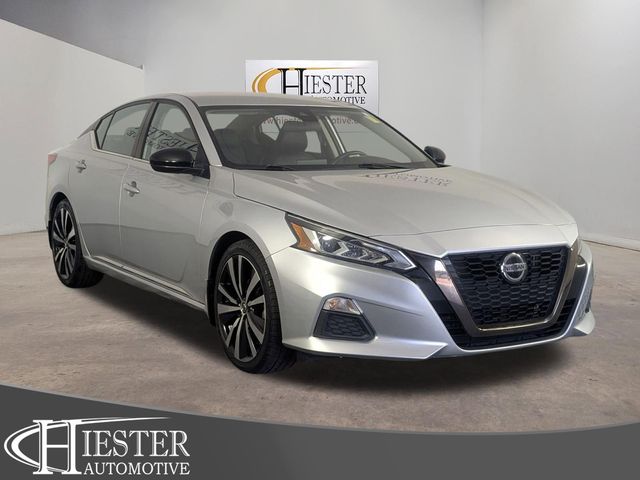 Brilliant Silver Metallic 2022 Nissan Altima 2.5 SR FWD Sedan Front-Wheel Drive Continuously Variable Transmission