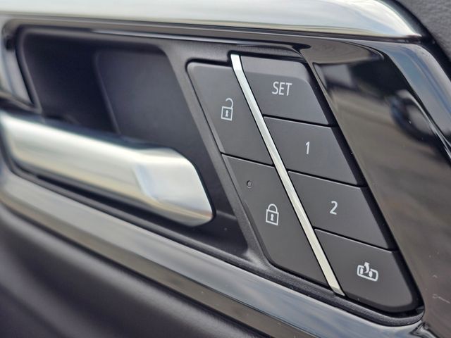 2025 Chevrolet Tahoe Premier:C02748