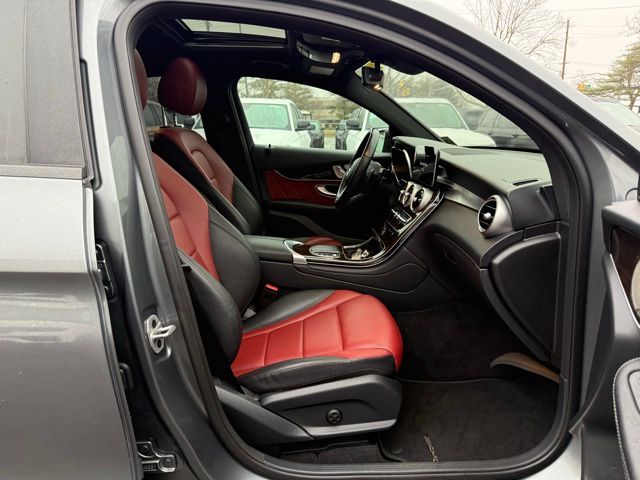 2021 Mercedes-Benz GLC