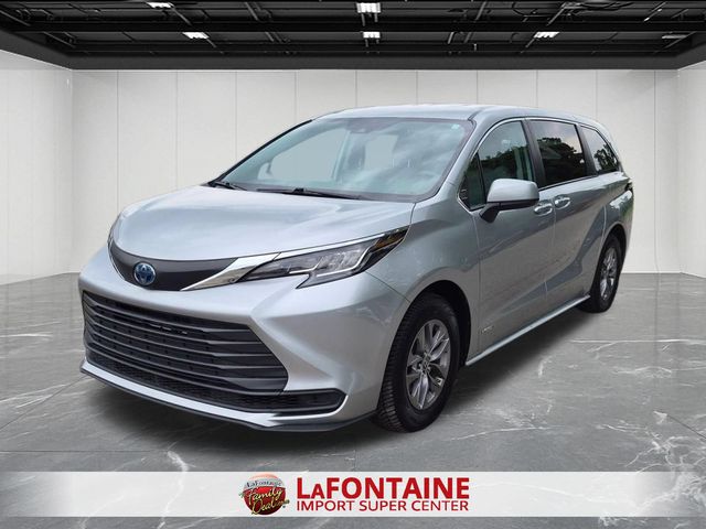 2021 Toyota Sienna LE