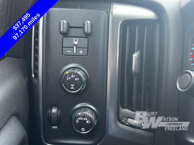 2015 Chevrolet Silverado 3500HD LT 17