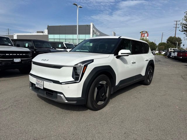 2024 Kia EV9 Light Long Range RWD