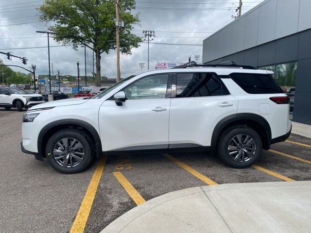 2025 Nissan Pathfinder SV photo