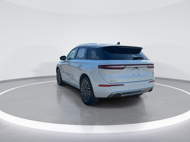 Used 2022 White Lincoln Standard image 6