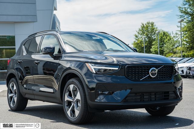 2026 Volvo XC40 B5 Plus