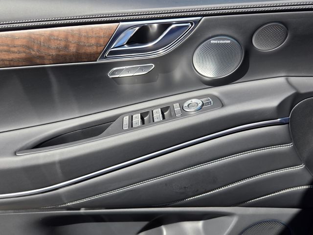 2027 Genesis GV80
