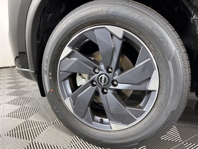 2025 Super Black Nissan Rogue SV FWD SUV