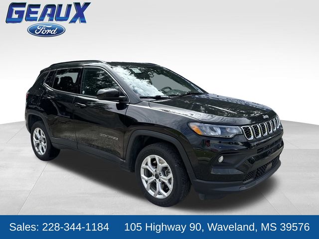 Diamond Black Crystal Pearlcoat 2025 Jeep Compass Latitude 4WD SUV / Crossover Four-Wheel Drive 8-Speed Automatic
