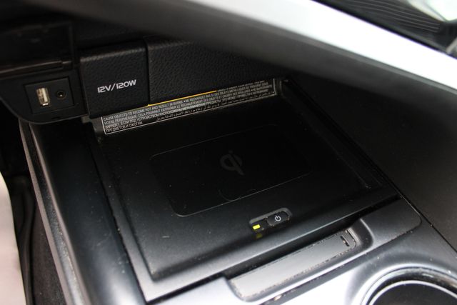 Used 2019 White Toyota SE image 17