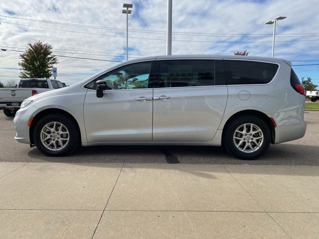 2024 Chrysler Pacifica Touring L - Silver Mist Clearcoat exterior view 8