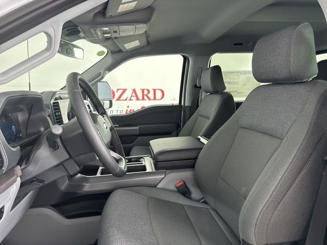 2025 Oxford White Ford F-150 XLT 4X4 Truck