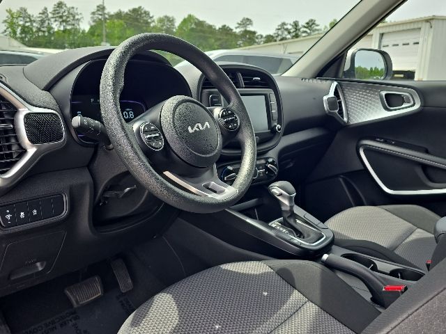 2025 Kia Soul LX:B02320
