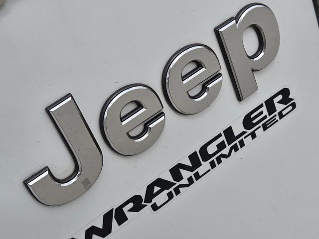 2021 Jeep Wrangler Unlimited Sahara photo
