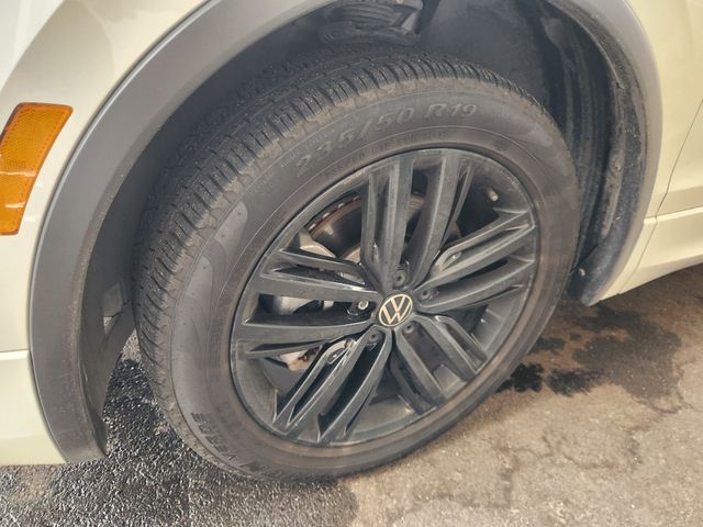 2022 Volkswagen Tiguan 2.0T SE R-Line Black - 9