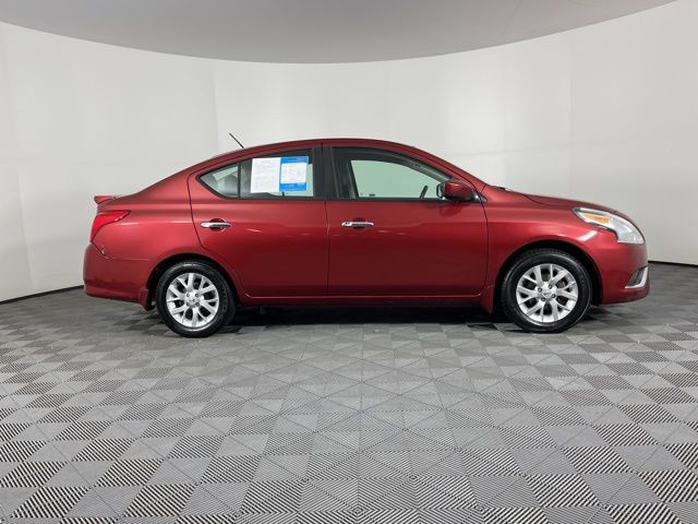 2017 Nissan Versa 1.6 SV 11