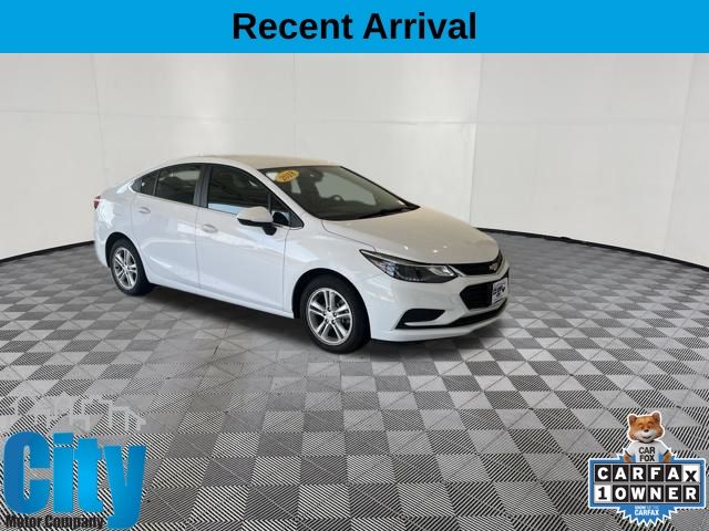 Summit White 2018 Chevrolet Cruze Sedan Front-Wheel Drive 6-Speed Automatic