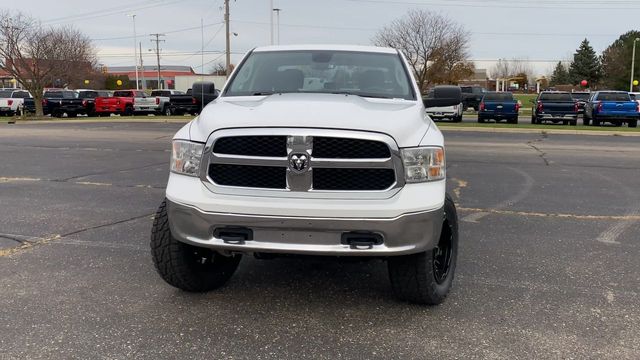 2022 Ram 1500 Classic SLT 3