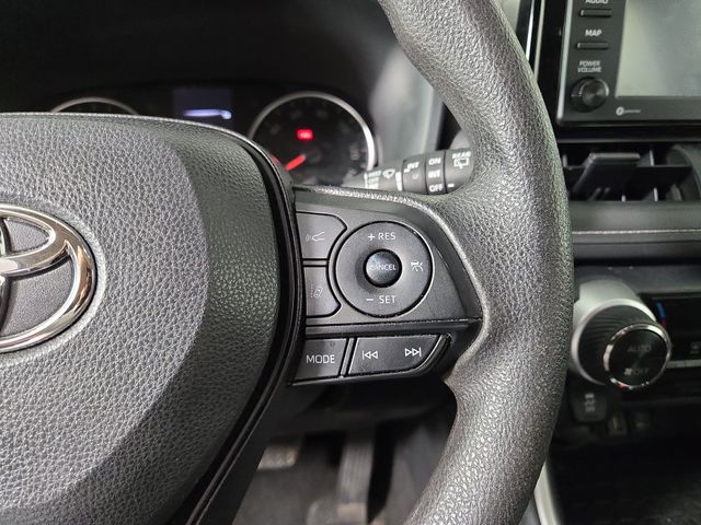 2022 Toyota RAV4 XLE photo