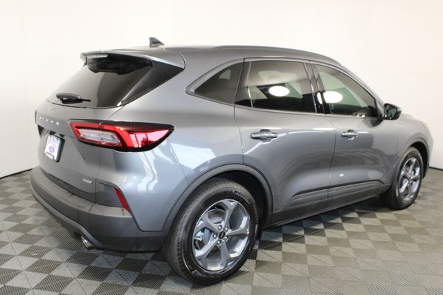 2025 Ford Escape ST-Line photo 10