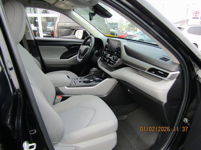 used 2022 Toyota Highlander car, priced at $21,999