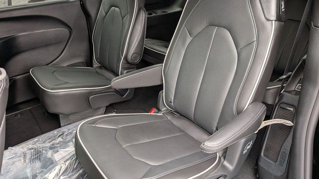 new 2026 Chrysler Pacifica car, priced at $42,445