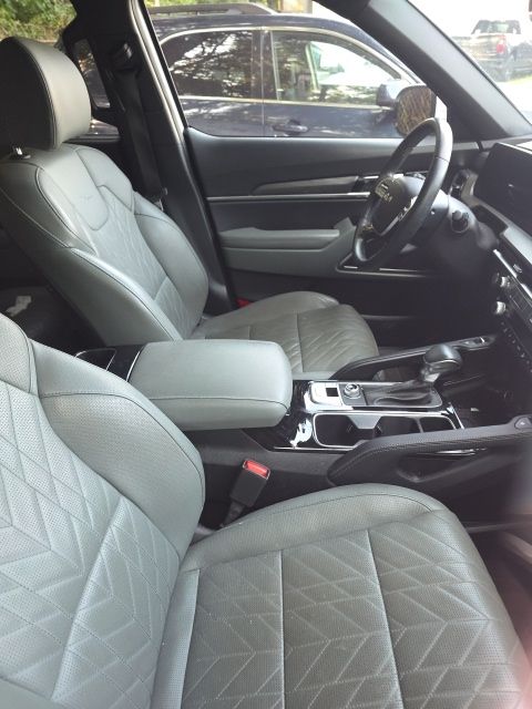 Used 2024 White Kia SX X-Line image 6