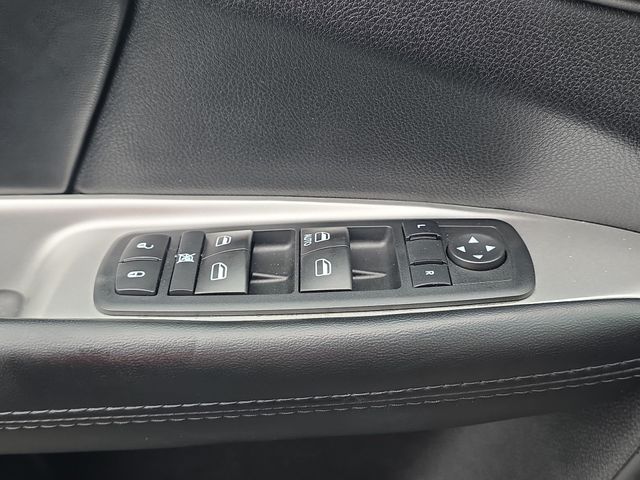 Used 2018 Gray Dodge SE image 29