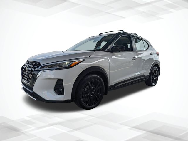 2023 Nissan Kicks SR photo
