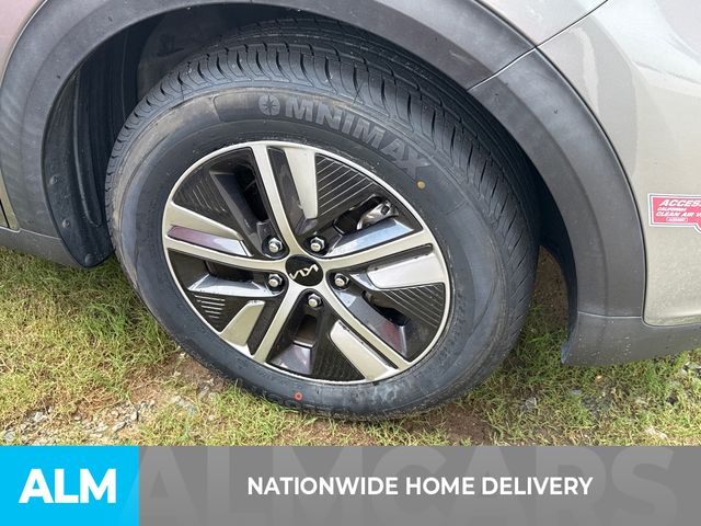 Used 2022 Gray Kia LXS image 4