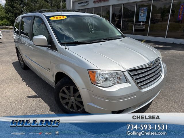 Bright Silver Metallic Clearcoat 2009 Chrysler Town & Country Touring FWD Minivan Front-Wheel Drive 6-Speed Automatic