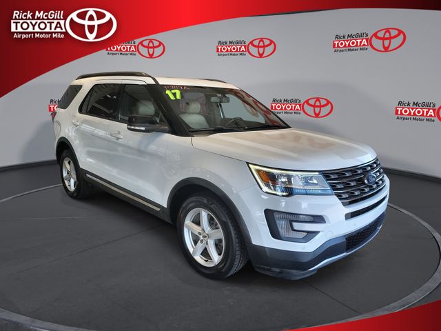 Oxford White 2017 Ford Explorer XLT AWD SUV / Crossover All-Wheel Drive 6-Speed Automatic