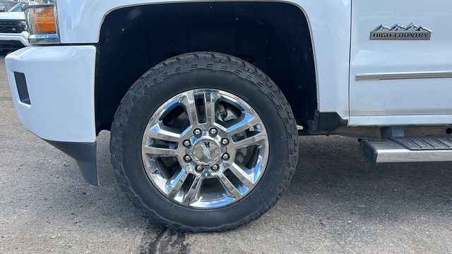 2017 Chevrolet Silverado 2500HD High Country 13