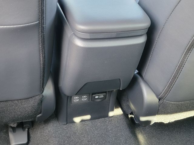 2026 Toyota Prius Plug-in Hybrid XSE - Photo 18