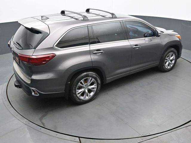 2016 Toyota Highlander LE Plus V6 39